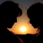 Mother-and-daughter-silhouette